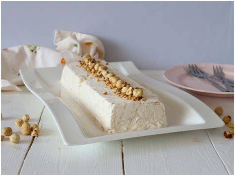 Nocciole pralinate per decorare semifreddo
