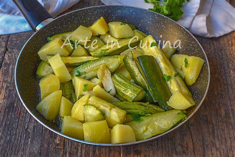 zucchine in padella con cipolla