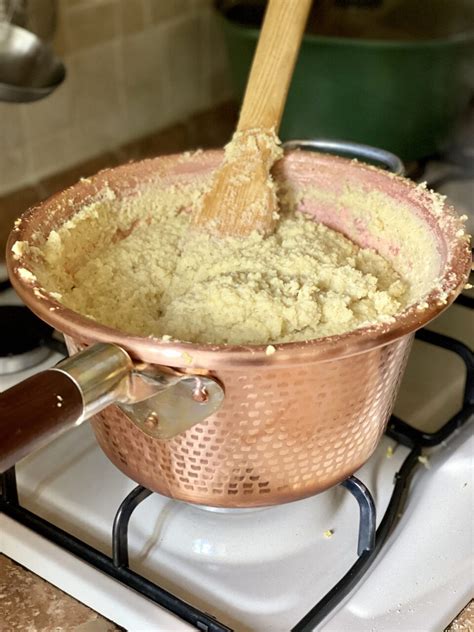 paiolo di rame con polenta bergamasca