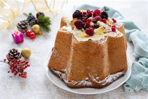 pandoro farcito mascarpone frutti di bosco