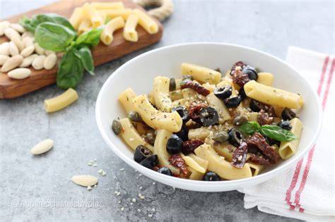 pasta con pomodori secchi e verdure