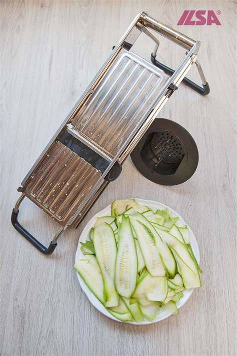 zucchine affettate con mandolina
