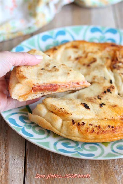 Focaccia ripiena cotta in padella