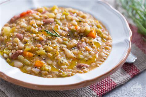 zuppa cremosa di legumi e cereali