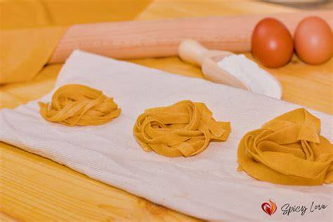 Stesura della pasta fresca all’uovo
