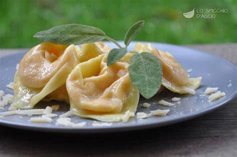 Cappellacci di zucca con burro salvia