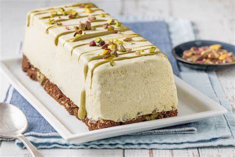 Semifreddo al pistacchio affettato