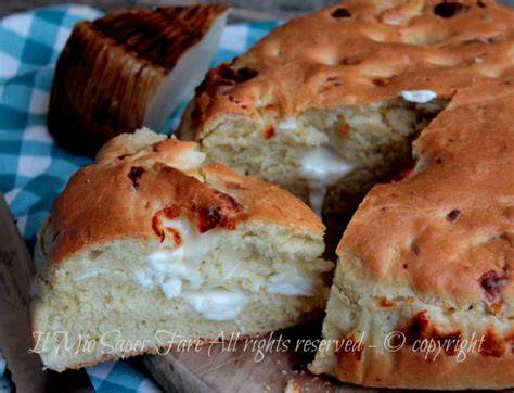 Pan brioche al formaggio nello stampo