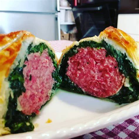 Cotechino in crosta con spinaci affettato