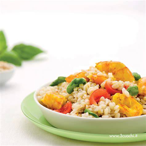 Ingredienti per insalata di orzo allo zafferano
