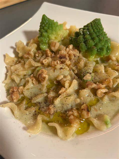 pasta cavolo romano gorgonzola cremosa