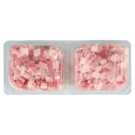 Pancetta dolce a cubetti su tagliere