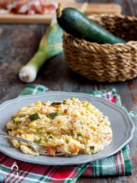 Risotto zucchine speck senza latticini