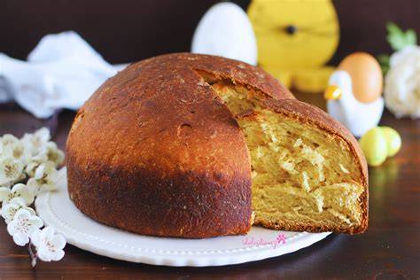 Pizza dolce di Pasqua glassata