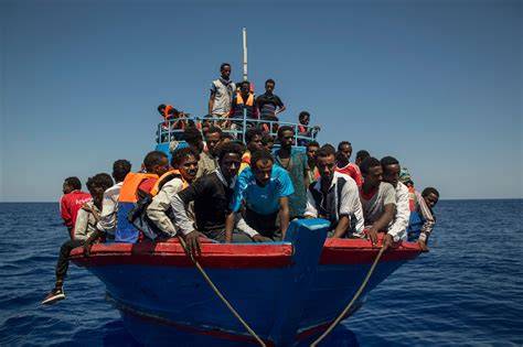 Imbarcazione di migranti nel Mediterraneo