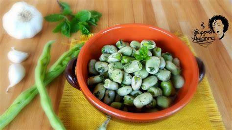 Fave fresche intere con baccelli