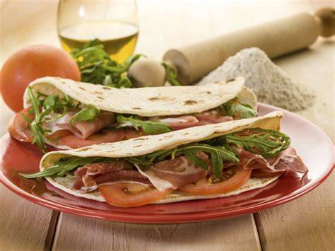 peso piadina farcita con ingredienti