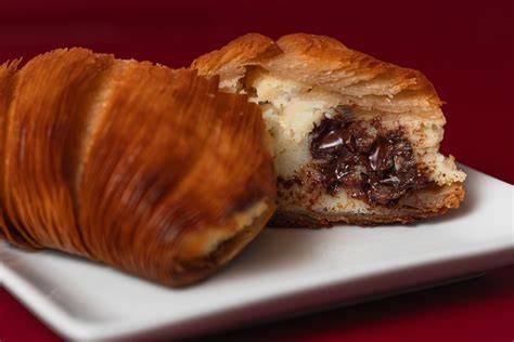 Sfogliatella ricotta cioccolato napoletana