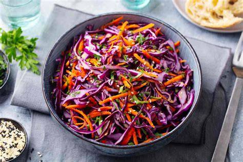 Insalata cavolo viola pitaya alchechengi