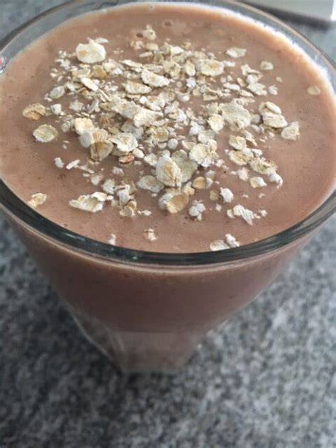 Frullato avena cacao banana colazione