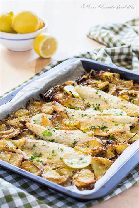 filetti di cefalo al forno con carciofi patate pinoli
