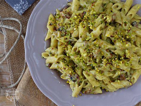 pasta al pistacchio cremosa con granella