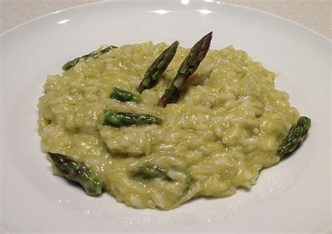 Orzo cremoso con asparagi verdi