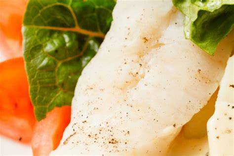 Contenitore con merluzzo lesso refrigerato