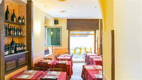 interni trattoria accoglienti
