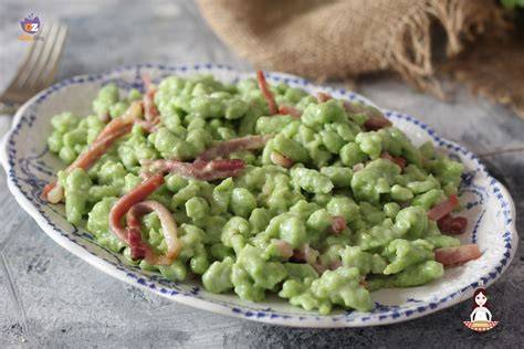 Spätzle verdi con speck e panna