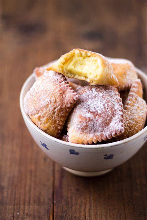tortelli fritti dolci ripieni crema