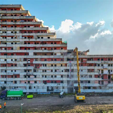 Vela rossa di Scampia degrado