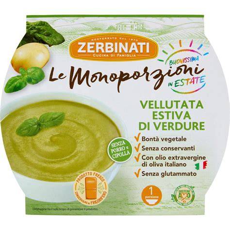 Vellutata estiva di verdure in ciotola