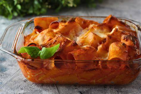Paccheri al forno con ragù e scamorza