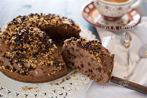 Torta al cioccolato con nocciole