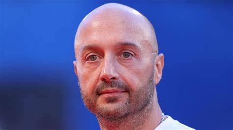 Joe Bastianich assaggia street food italiano