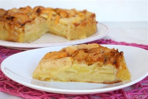 Fetta di torta di mele vegan cremosa
