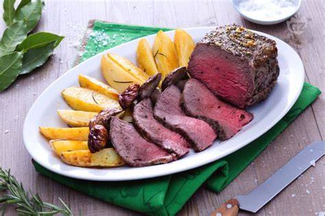 Roast beef affettato con patate al forno