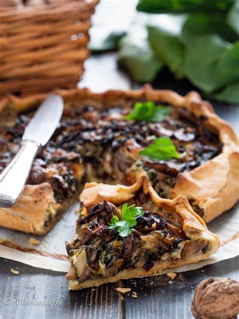 torta salata con bietole e funghi
