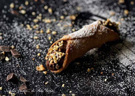cannoli ricotta cioccolato nocciole siciliani