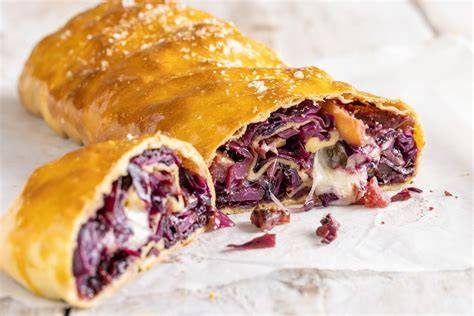 strudel cavolo viola mele formaggio