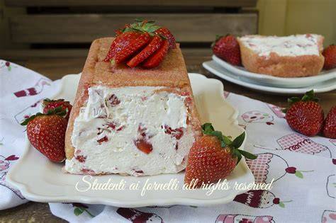 Semifreddo fragole mascarpone affettato