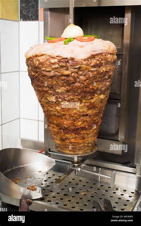 Spiedo verticale con carne per döner kebab