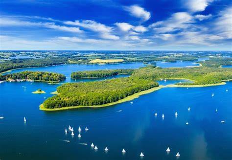Pascoli e laghi della Masuria in Polonia