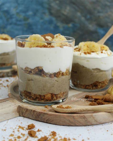 Mini cheesecake alla banana in bicchierini