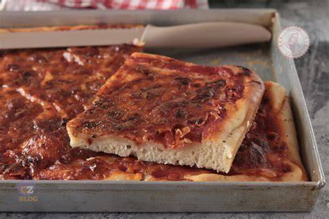 Pizza in teglia focaccia prodotti forno