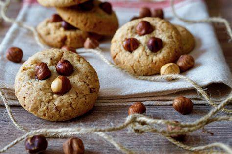 Preparazione artigianale biscotti alle nocciole