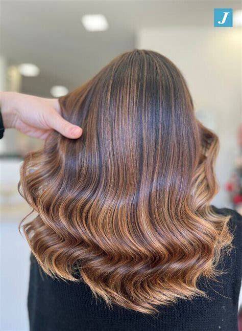 Maschera capelli cacao e caffè riflessi castani
