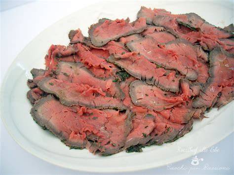 Roast beef glassato affettato