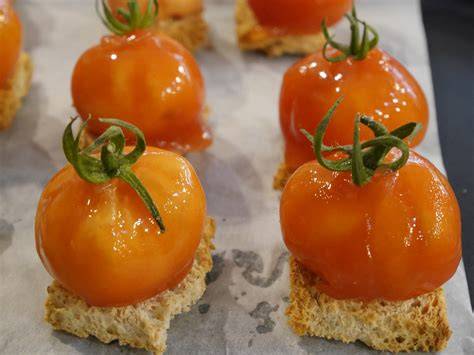 Finto pomodoro ripieno di crema al limone